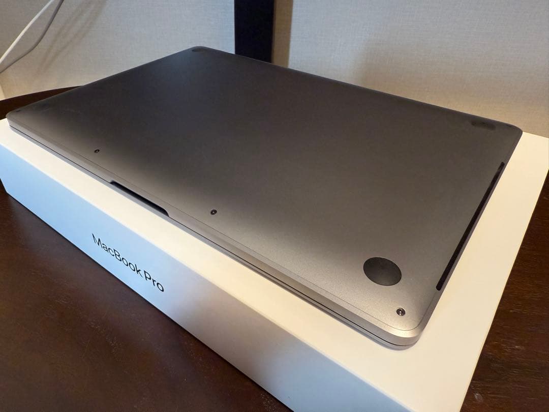 MacBook Pro 13 メモリ16GB Retina SSD512GB