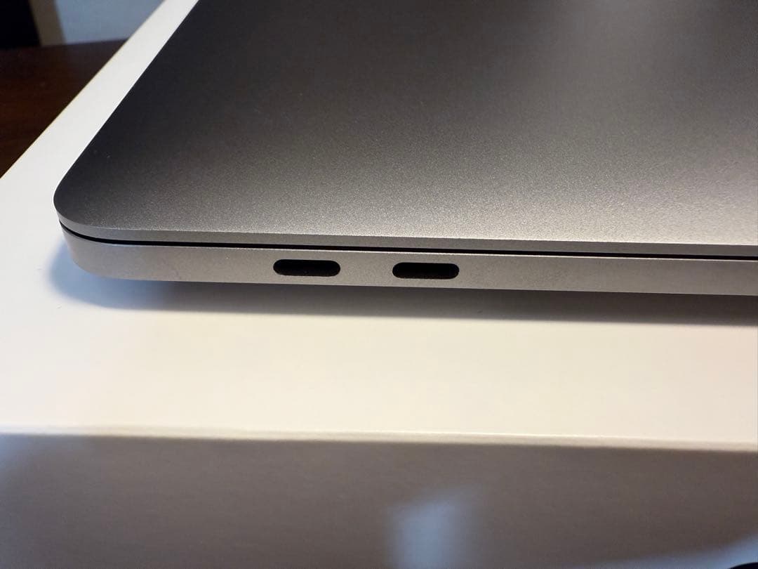 MacBook Pro 13 メモリ16GB Retina SSD512GB