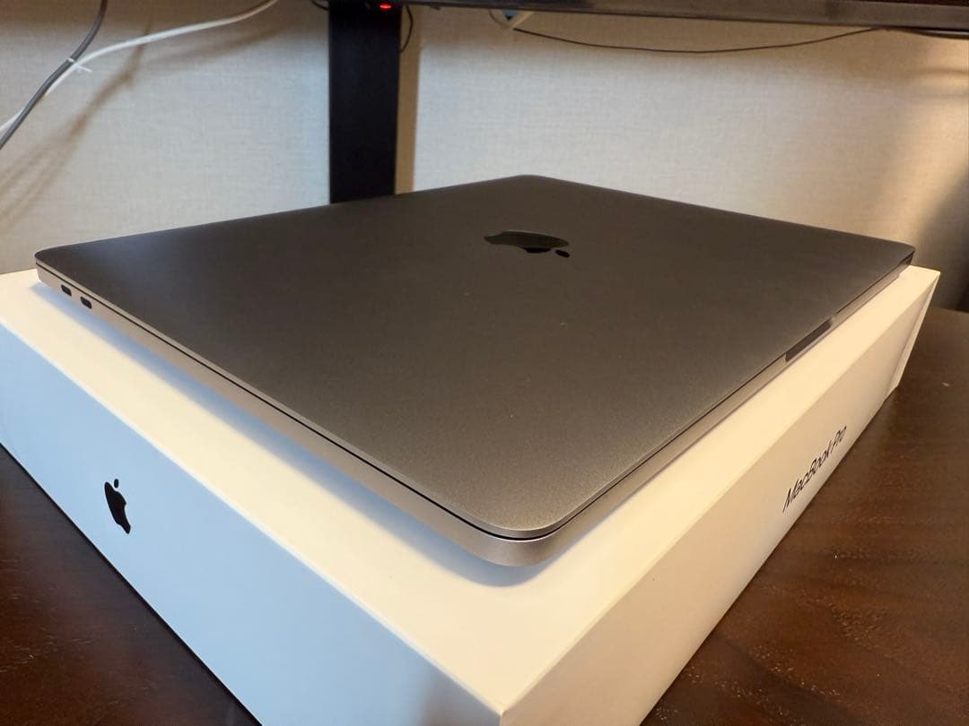 MacBook Pro 13 メモリ16GB Retina SSD512GB