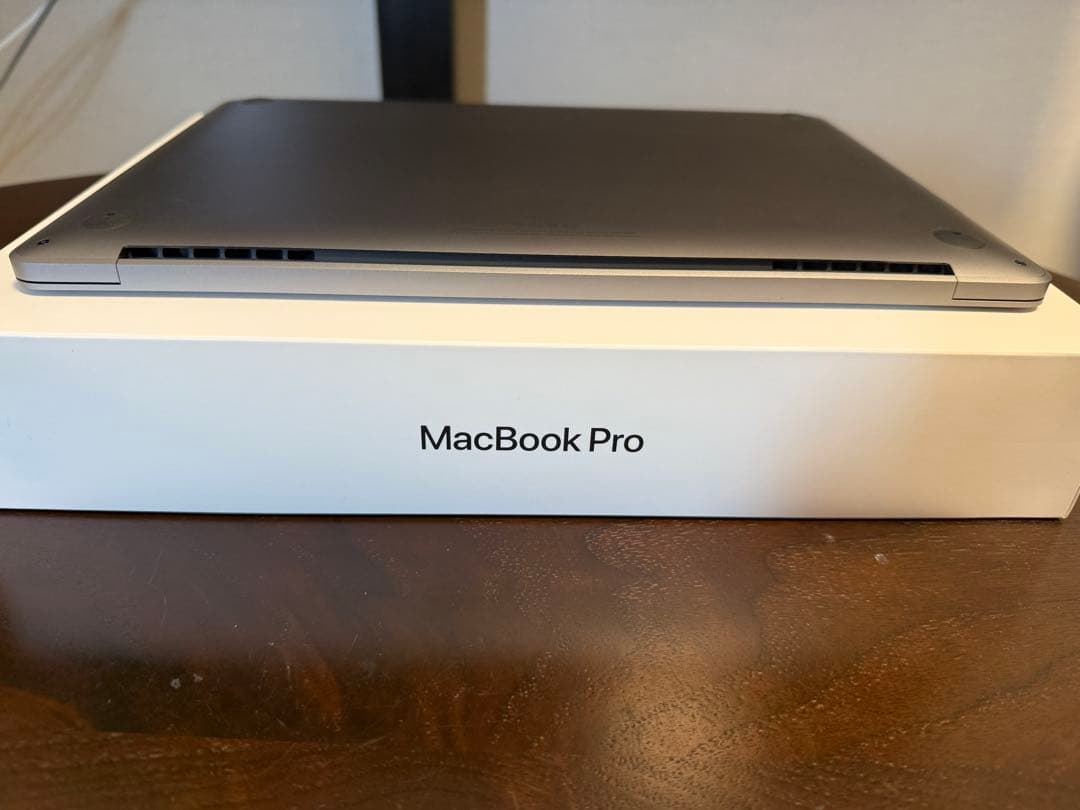 MacBook Pro 13 メモリ16GB Retina SSD512GB
