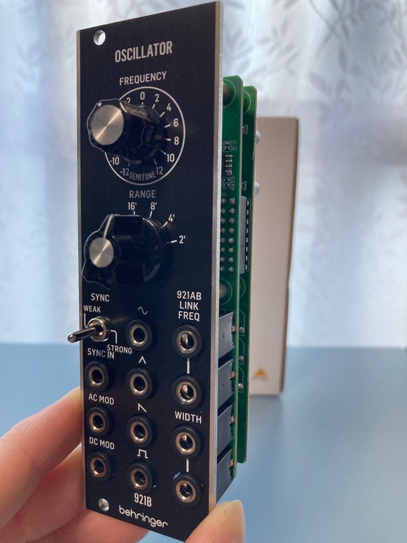 鍵盤楽器 Behringer 921B Oscillator