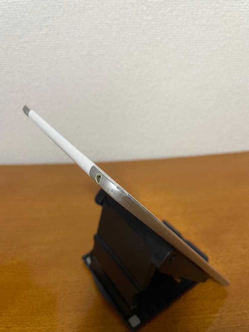 iPad Mini 4 (7.9インチ) 32GB WiFi + セルラー