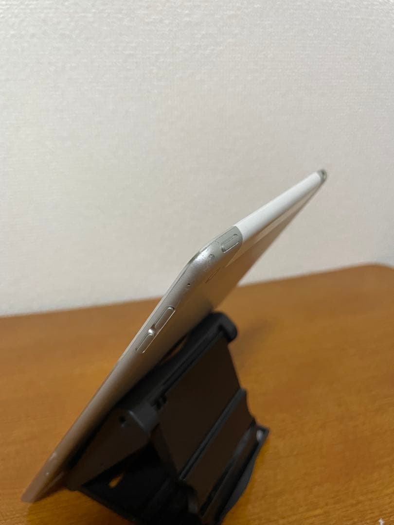 iPad Mini 4 (7.9インチ) 32GB WiFi + セルラー