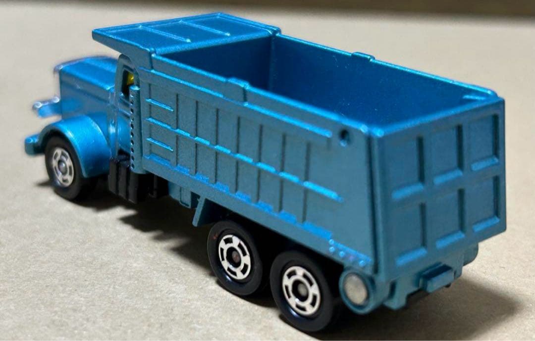 トミカ 青箱 アメリカン ダンプトラック