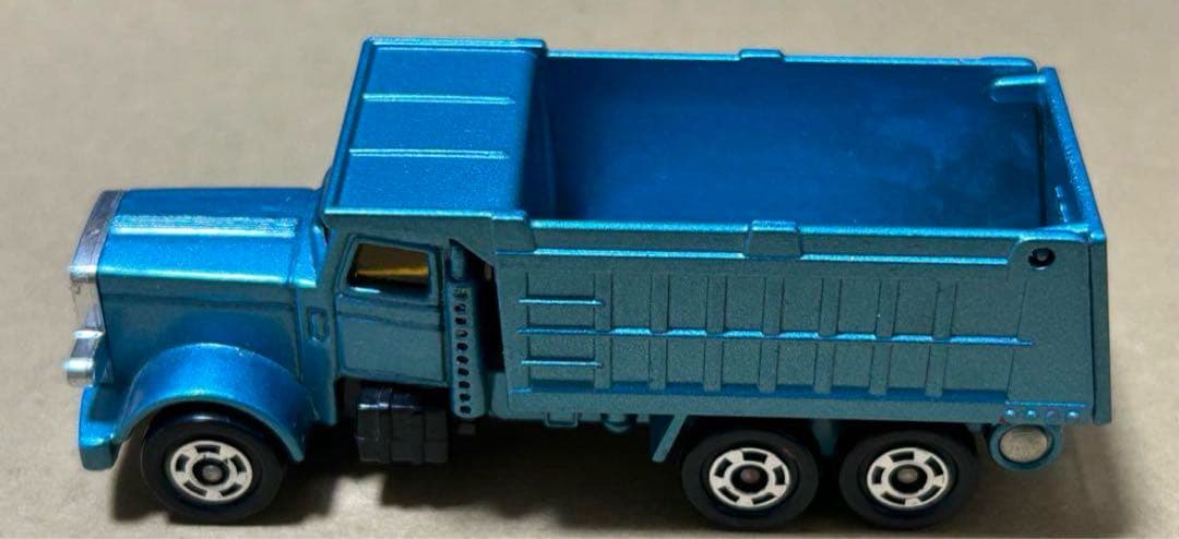 トミカ 青箱 アメリカン ダンプトラック