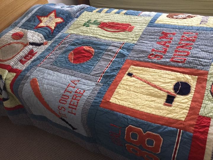 ベッドカバー  (twin size)