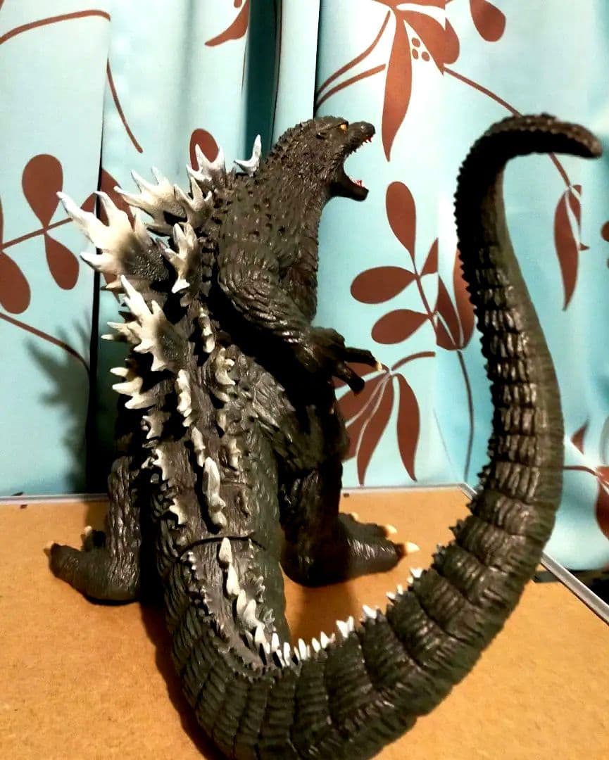 ゴジラフィギュア