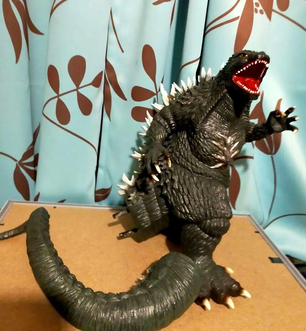 ゴジラフィギュア