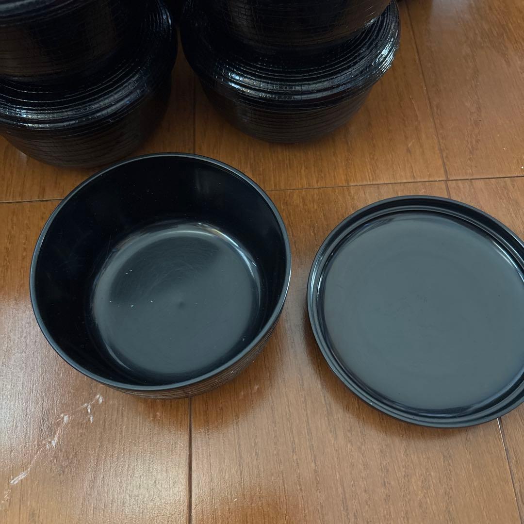 黒の蓋つき煮物椀 直径約10cm 18個