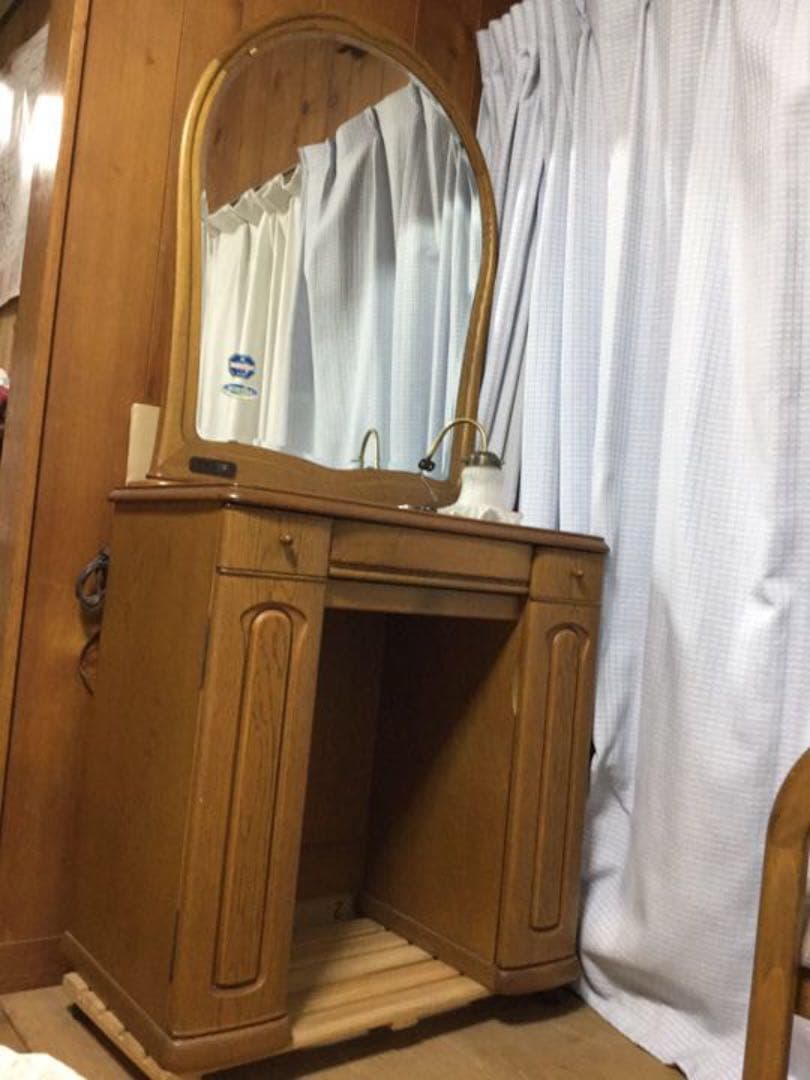 木製両袖ドレッサー　花型ランプ　椅子付き　送料込み