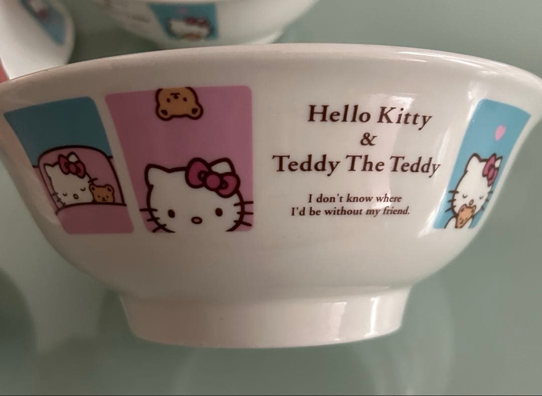 ハローキティ　ラーメンどんぶりサンリオ　4個セット