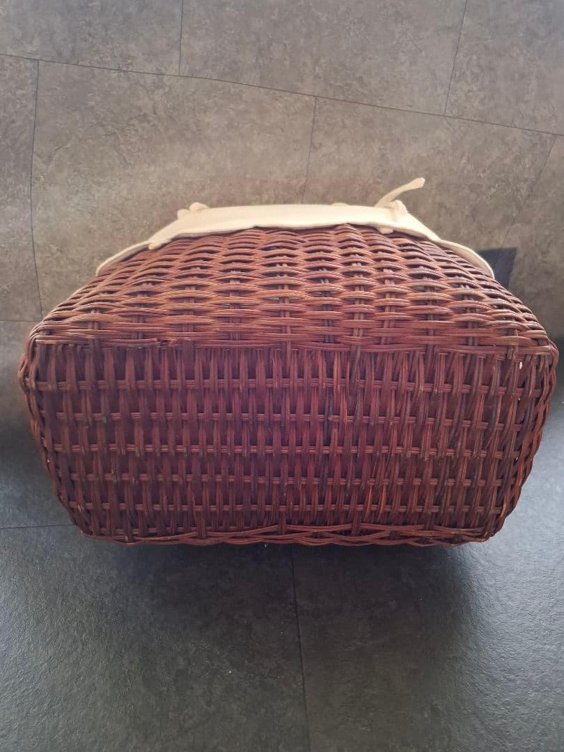 カントリー　ラタンバスケット　バスケット　藤　蓋付き収納　収納　（大）