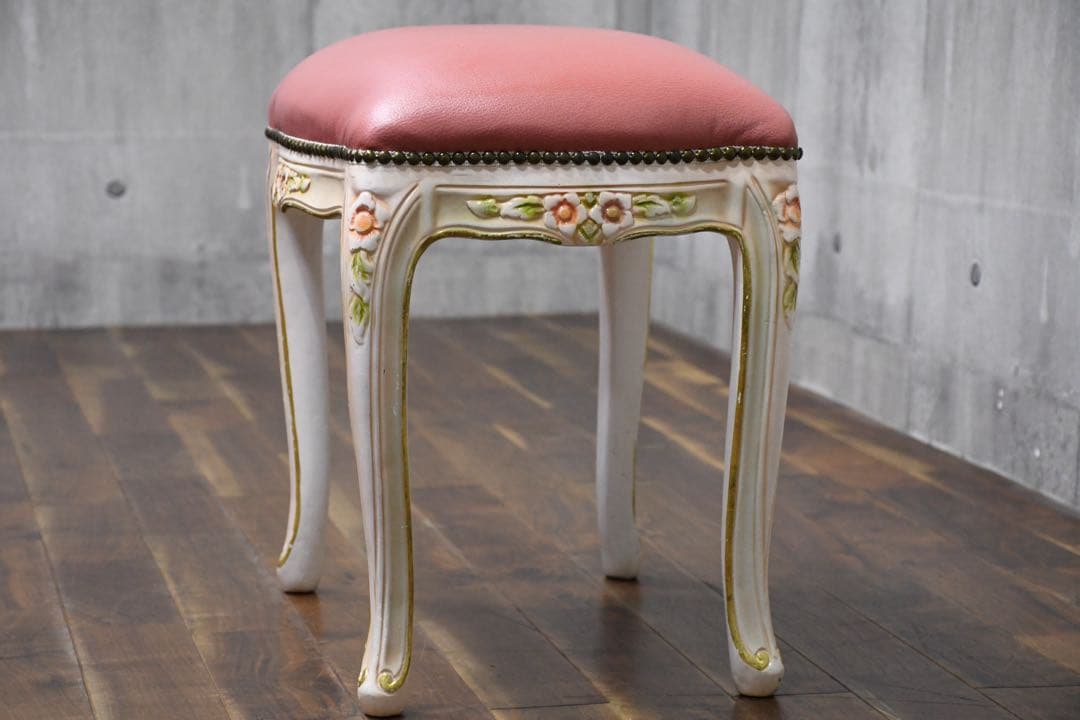 FAC59 ロココ調 猫脚 レリーフ スツール 鋲打ち トールペイント ピンク