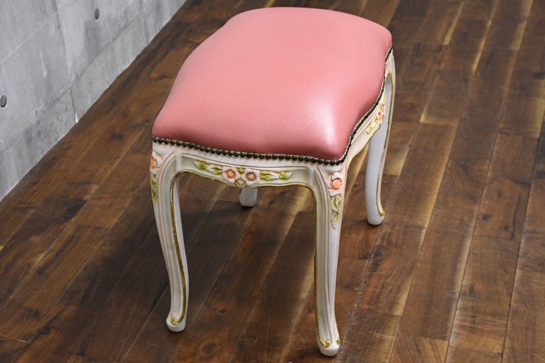 FAC59 ロココ調 猫脚 レリーフ スツール 鋲打ち トールペイント ピンク