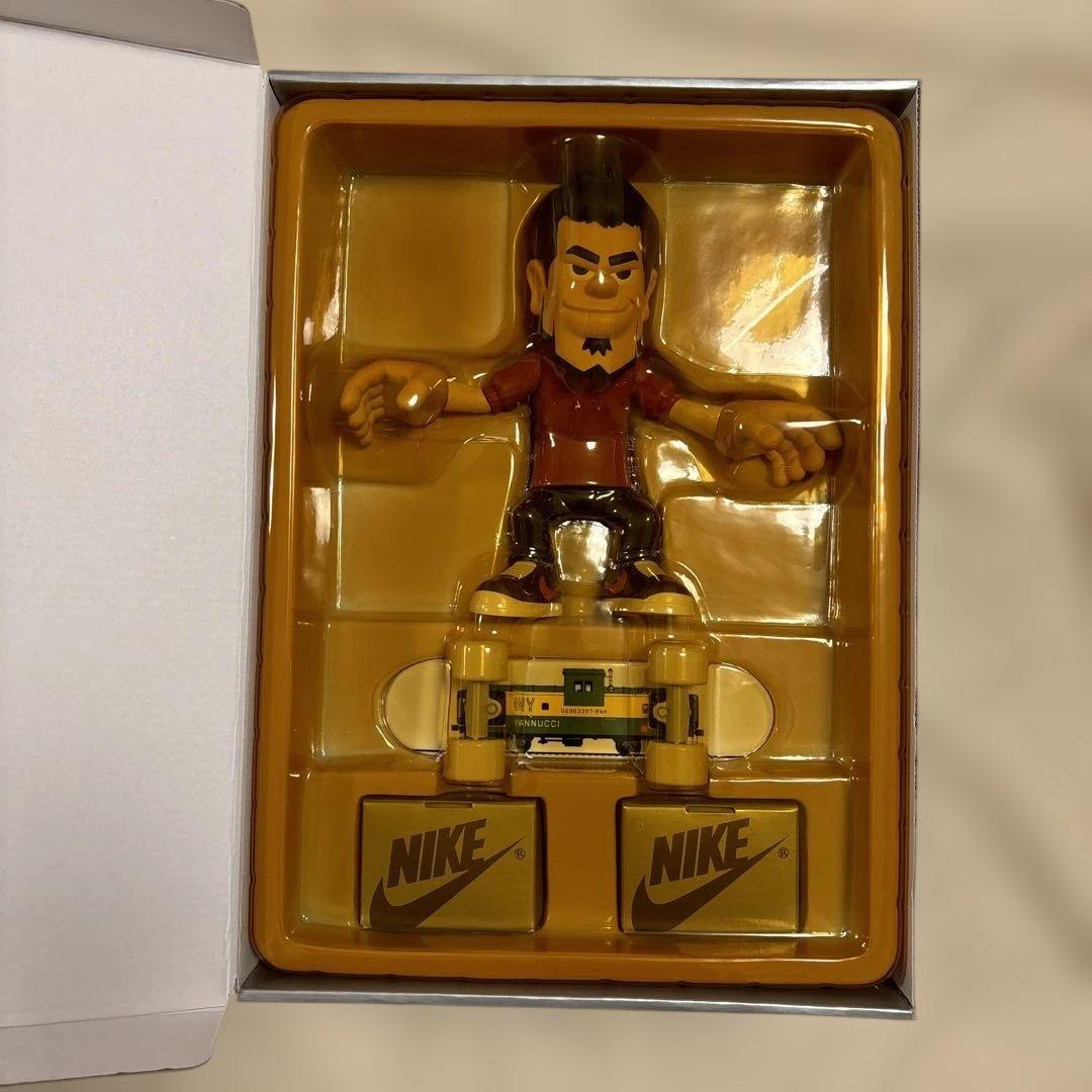 MEDICOM TOY×NIKE SB GINO IANNUCCIフィギュア限定