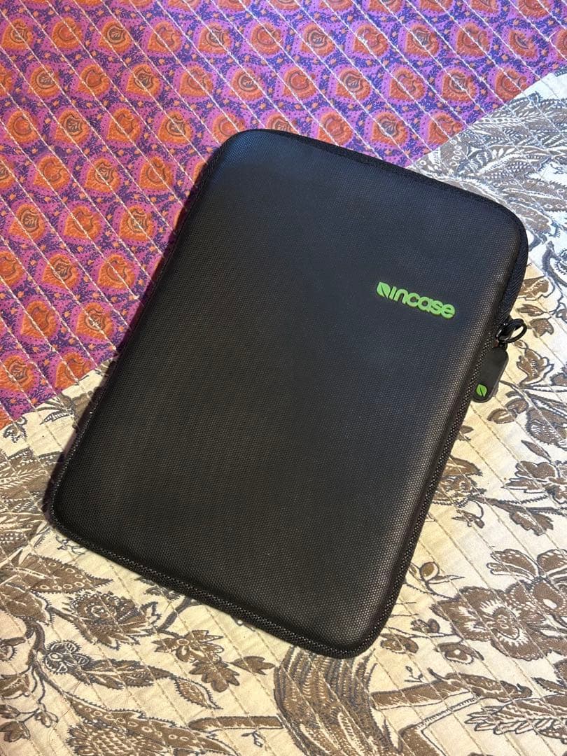 Apple iPad mini 3本体 カバー/ケース付き