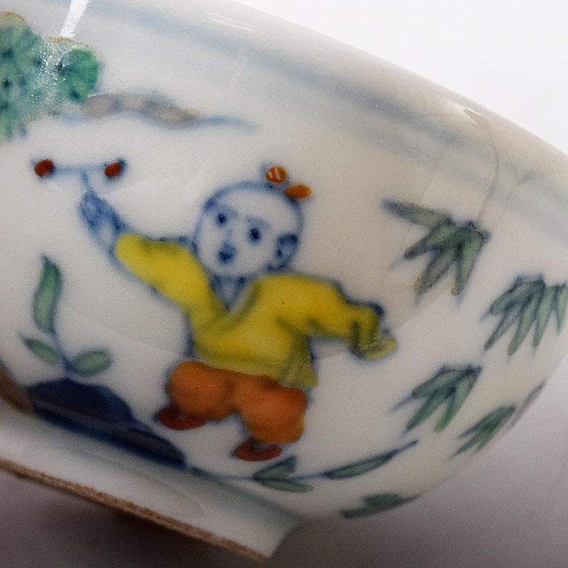 中国　大明成化年製　豆彩唐子文盃　酒盃　時代箱　C　7874