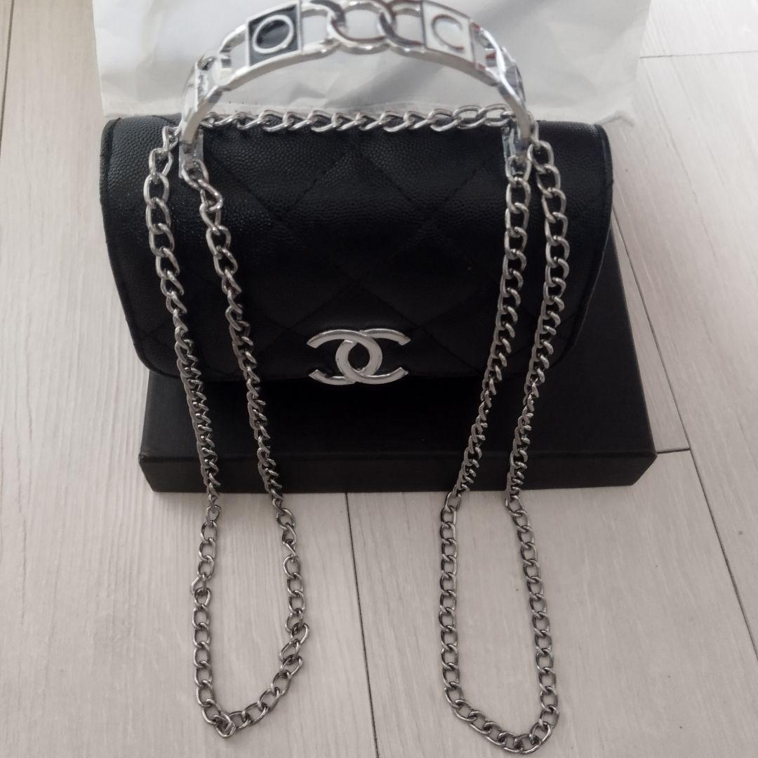 CHANEL　シャネル ブラックレザー ショルダーバッグ