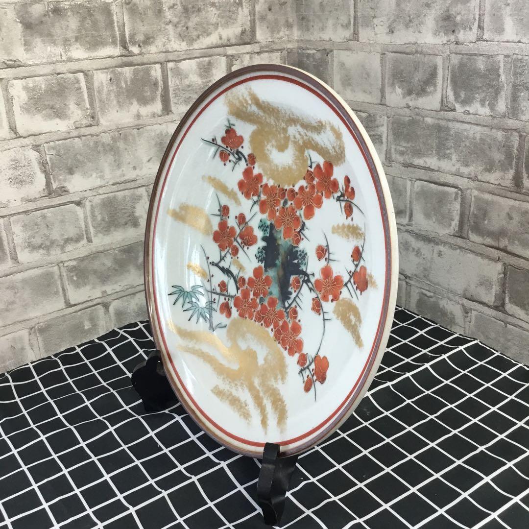 九谷焼　相川志保　花柄の陶磁器製楕円形皿　クタニヤキ