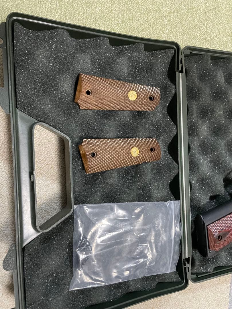 MGC モデルガン　ガバメント　木製グリップ