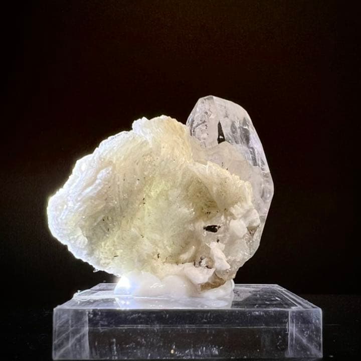 ※送料無料※【天然石 原石】パキスタン産トパーズ 原石 クラスター