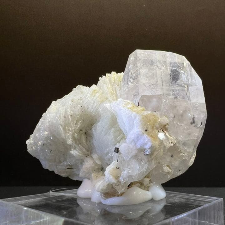 ※送料無料※【天然石 原石】パキスタン産トパーズ 原石 クラスター