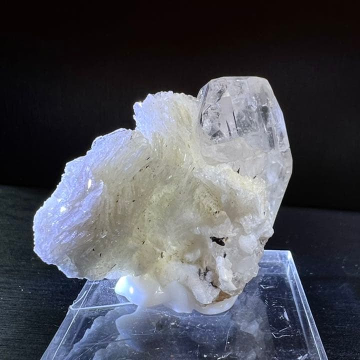 ※送料無料※【天然石 原石】パキスタン産トパーズ 原石 クラスター