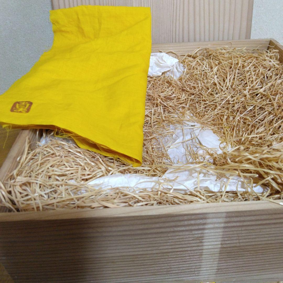 碧釉草紋盂-真千作。