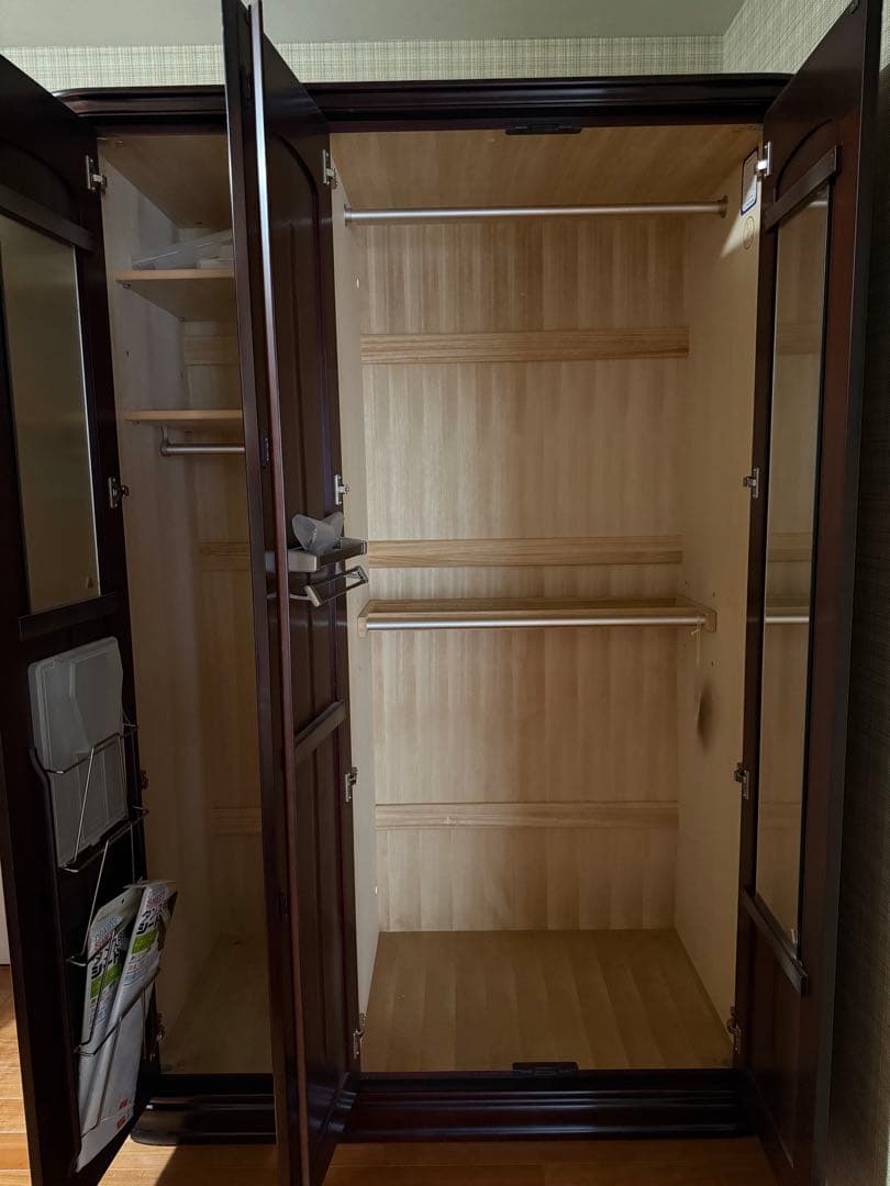 アンティーク家具 天然木 ダークブラウン 3扉クローゼット 全身鏡付き