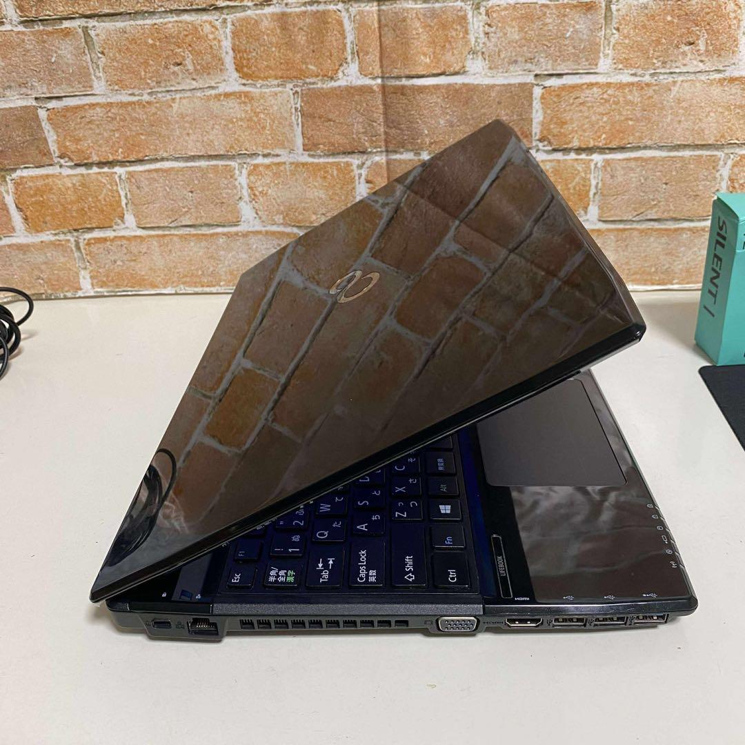 FUJITSUノート PC Corei7 SSD500GB Windows11