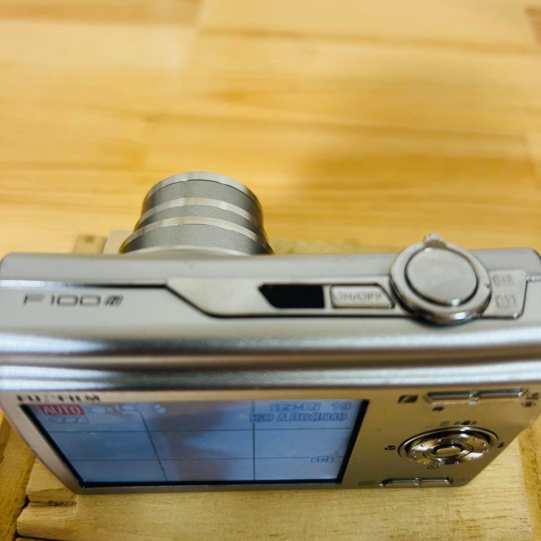 名機　FUJIFILM コンパクトデジタルカメラ FINEPIX F100fd