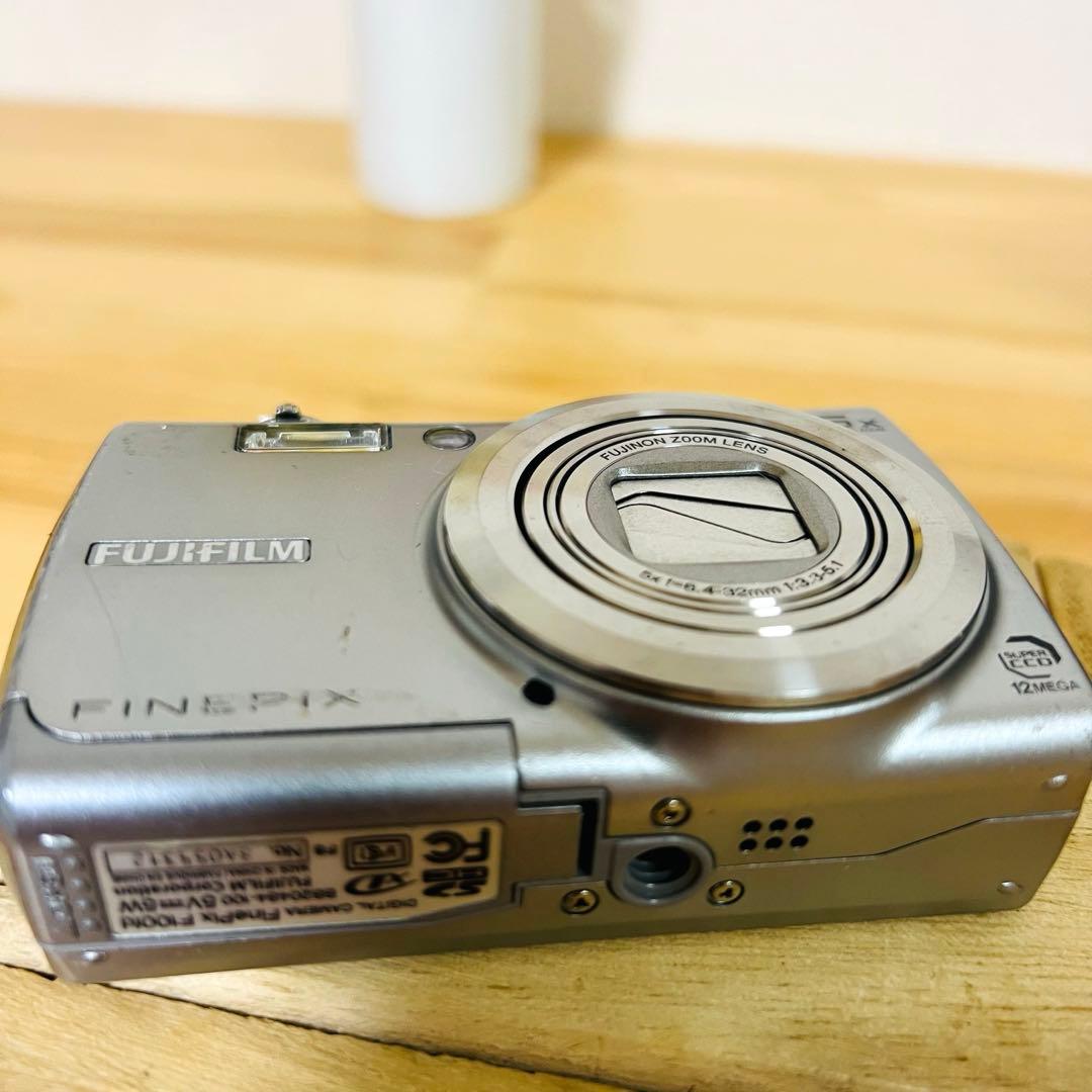 名機　FUJIFILM コンパクトデジタルカメラ FINEPIX F100fd