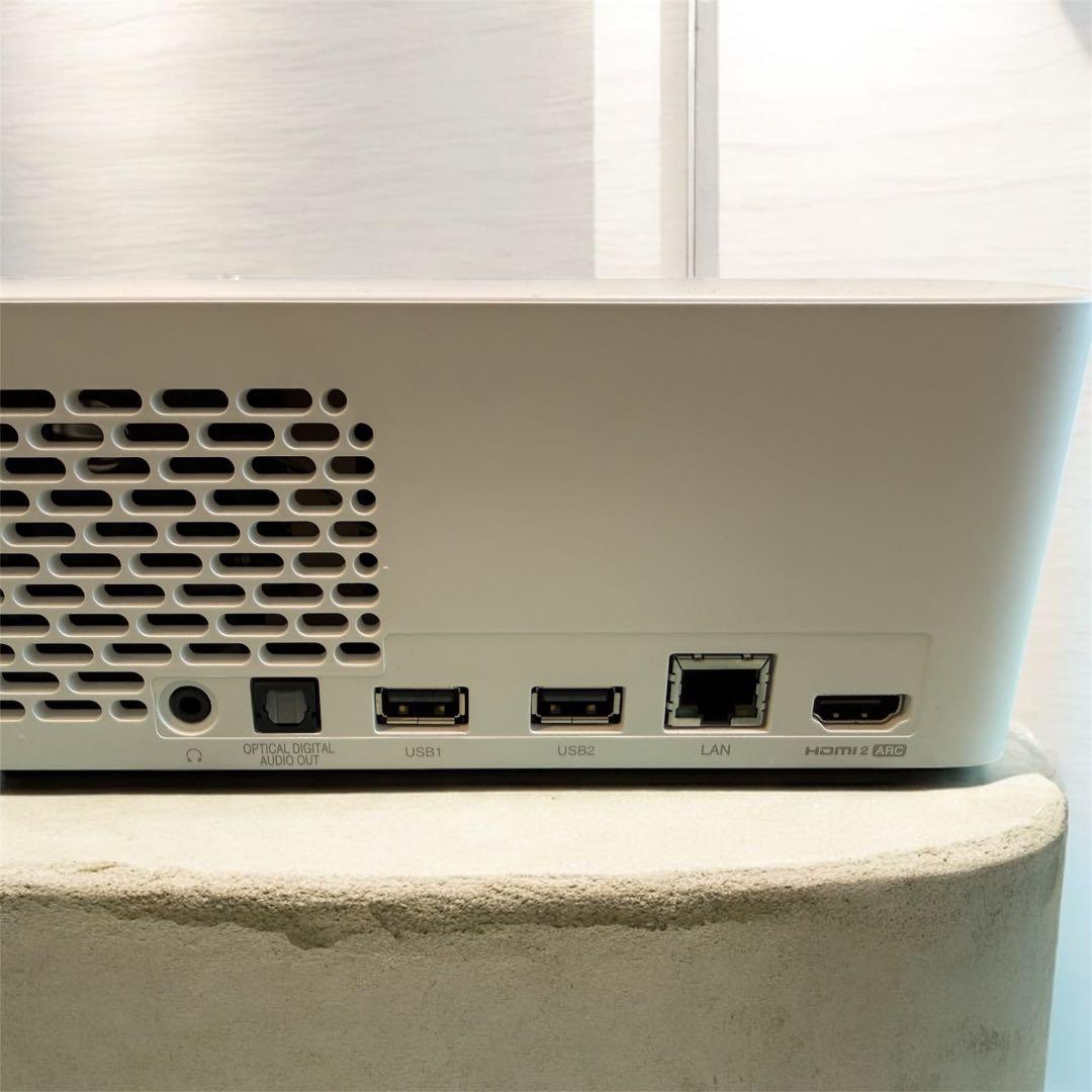 LG Cine Beam超単焦点プロジェクター