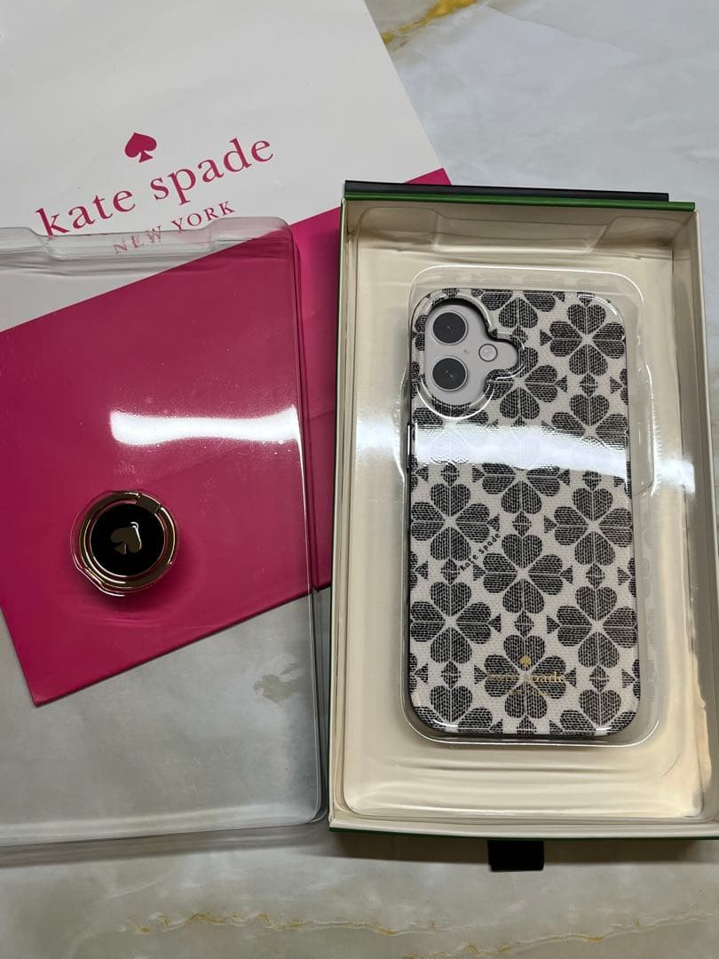 【新品未使用】01 ケイトスペード　iPhone16 スマホケース　カバー