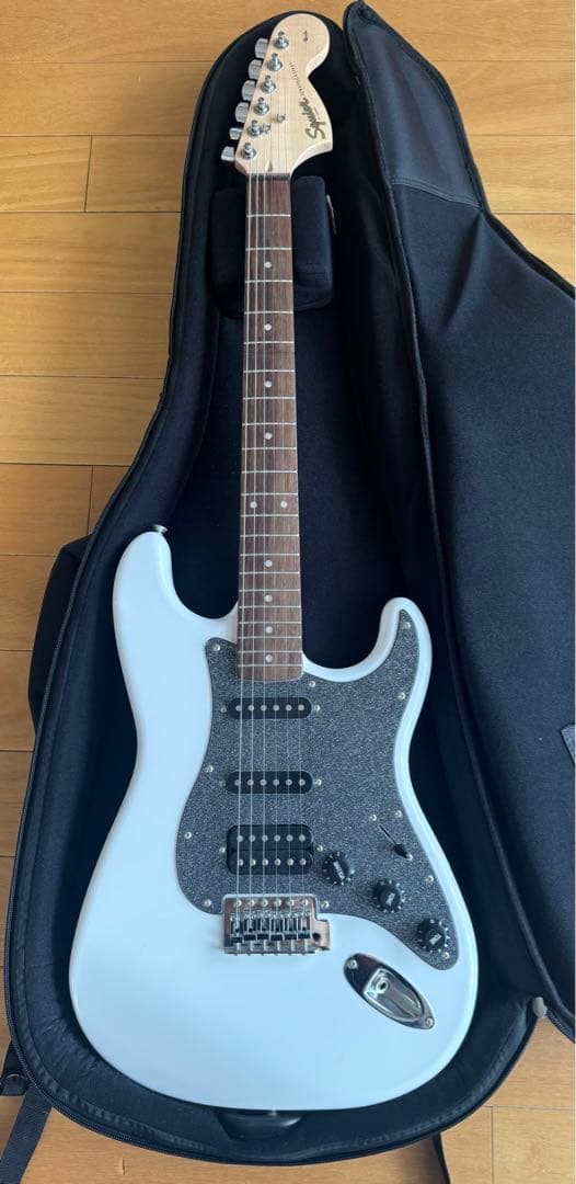 Squier by Fender イスクワイヤーbyフェンダ — エレキギター