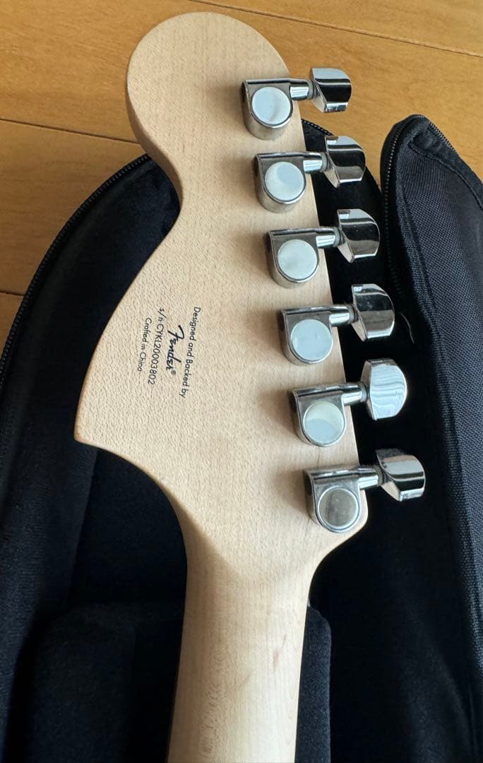 Squier by Fender イスクワイヤーbyフェンダ — エレキギター