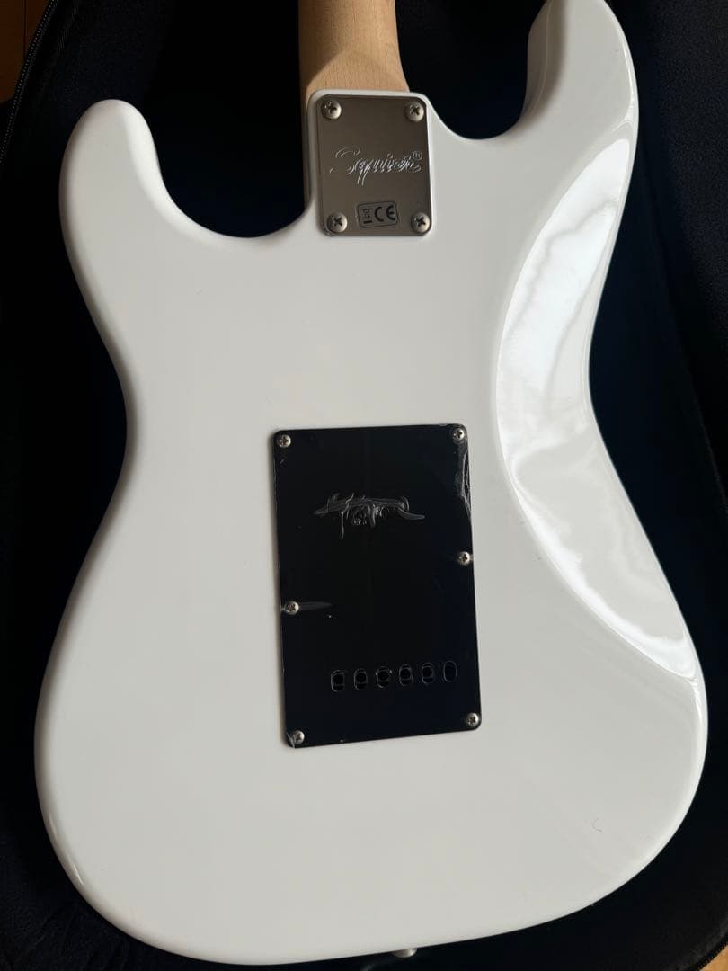 Squier by Fender イスクワイヤーbyフェンダ — エレキギター