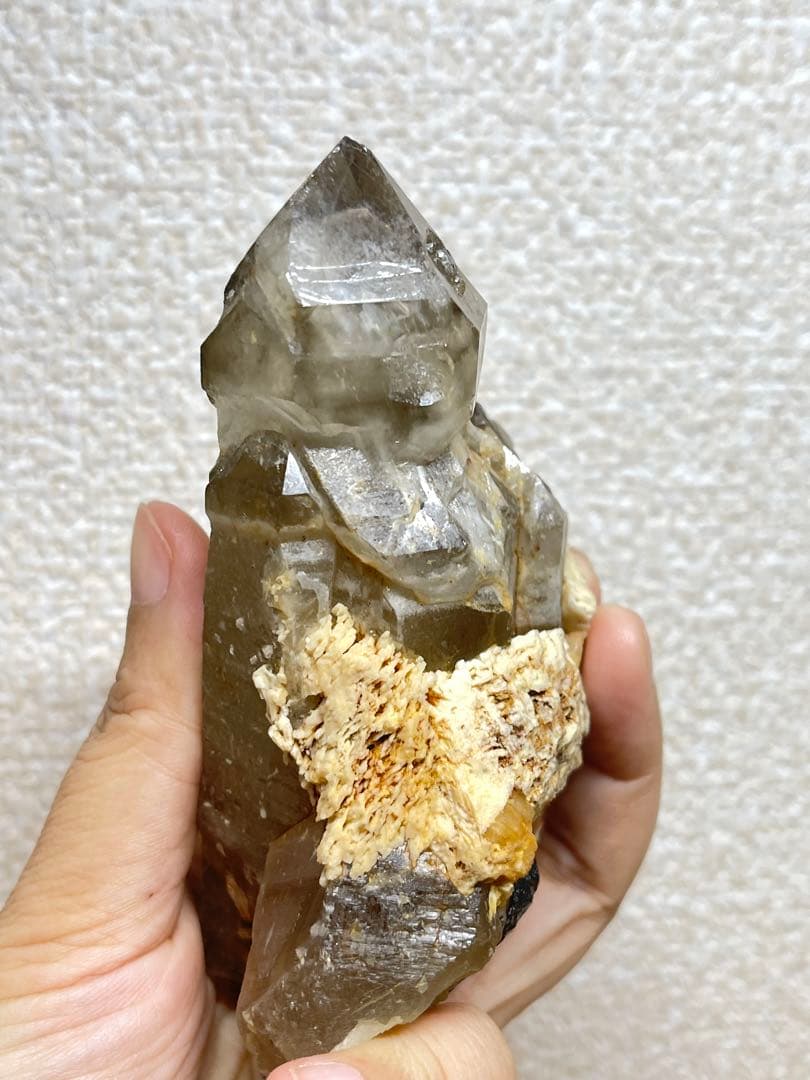 ブラジル産　エレスチャルクォーツ　スモーキー　ブラックトルマリンと方解共生