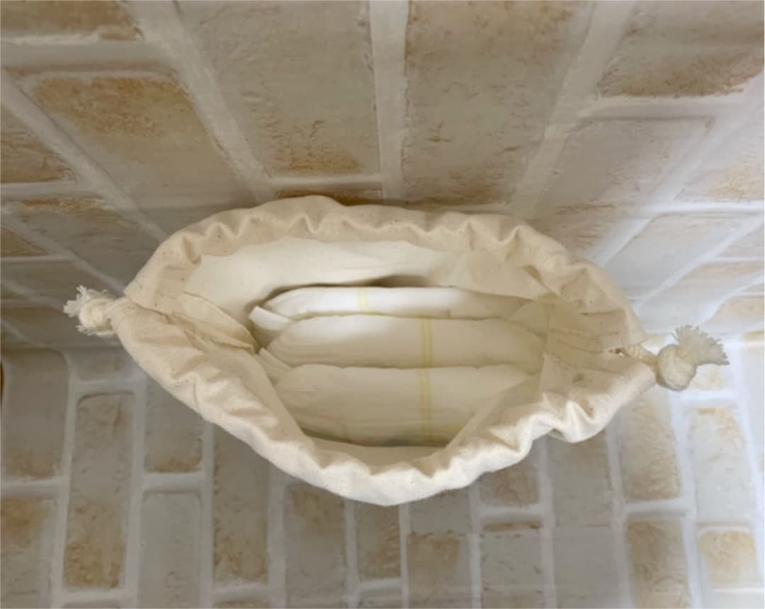 巾着　クマ　刺繍　名前刺繍　もこもこ　コットン　生成　ハート