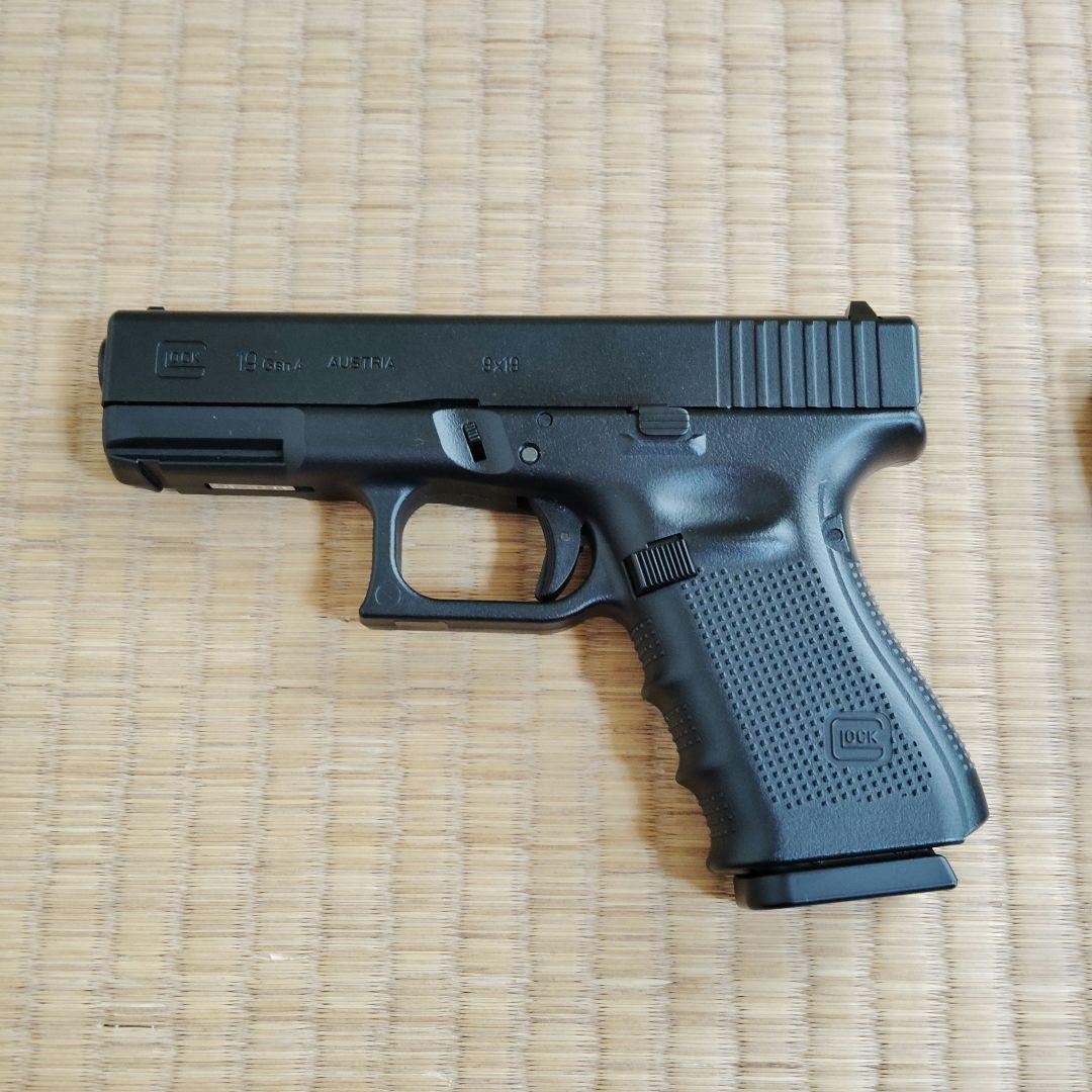 【東京マルイ】Glock 19 Gen 4 ガスガン マガジン2本付き