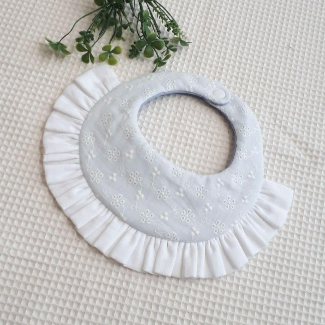 送料無料☆ コロンとしたスタイ（レース生地、さくらんぼ）