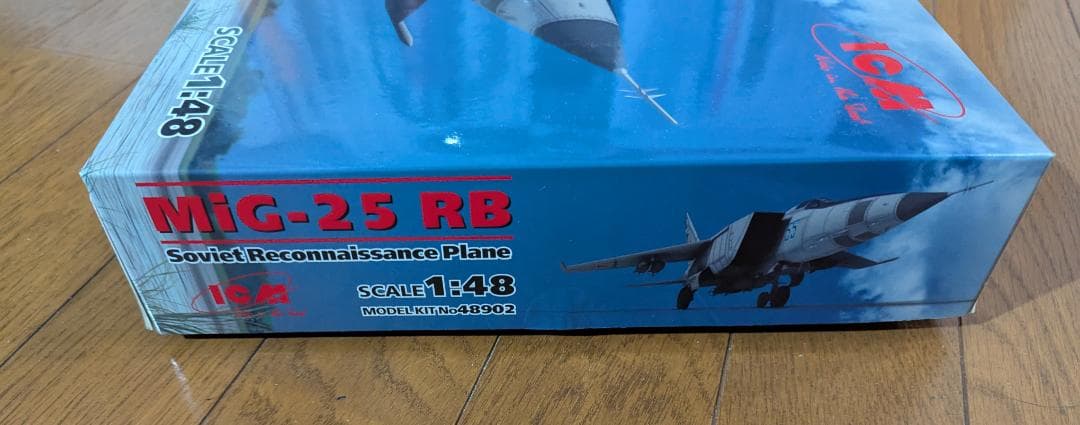 ICM 1/48 ミグ MiG-25 RB