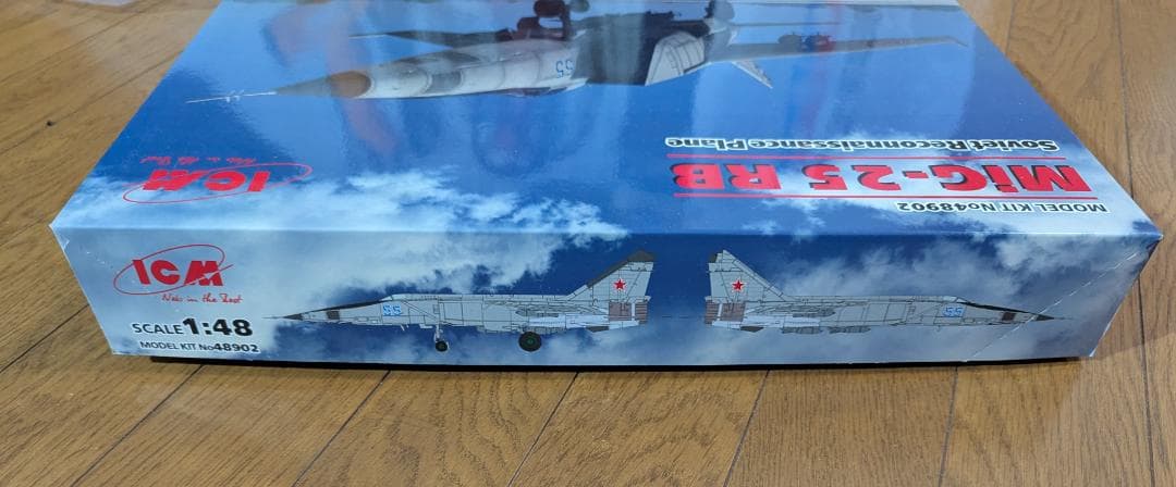 ICM 1/48 ミグ MiG-25 RB