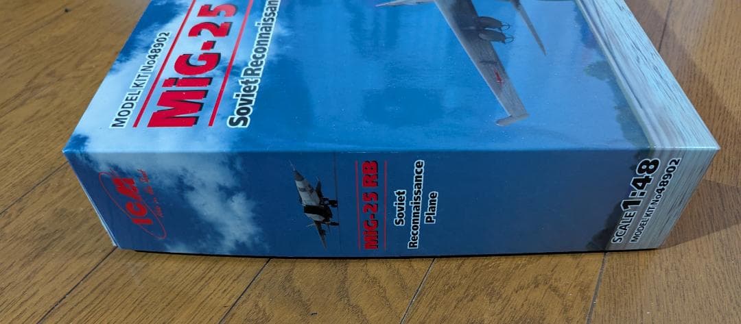 ICM 1/48 ミグ MiG-25 RB