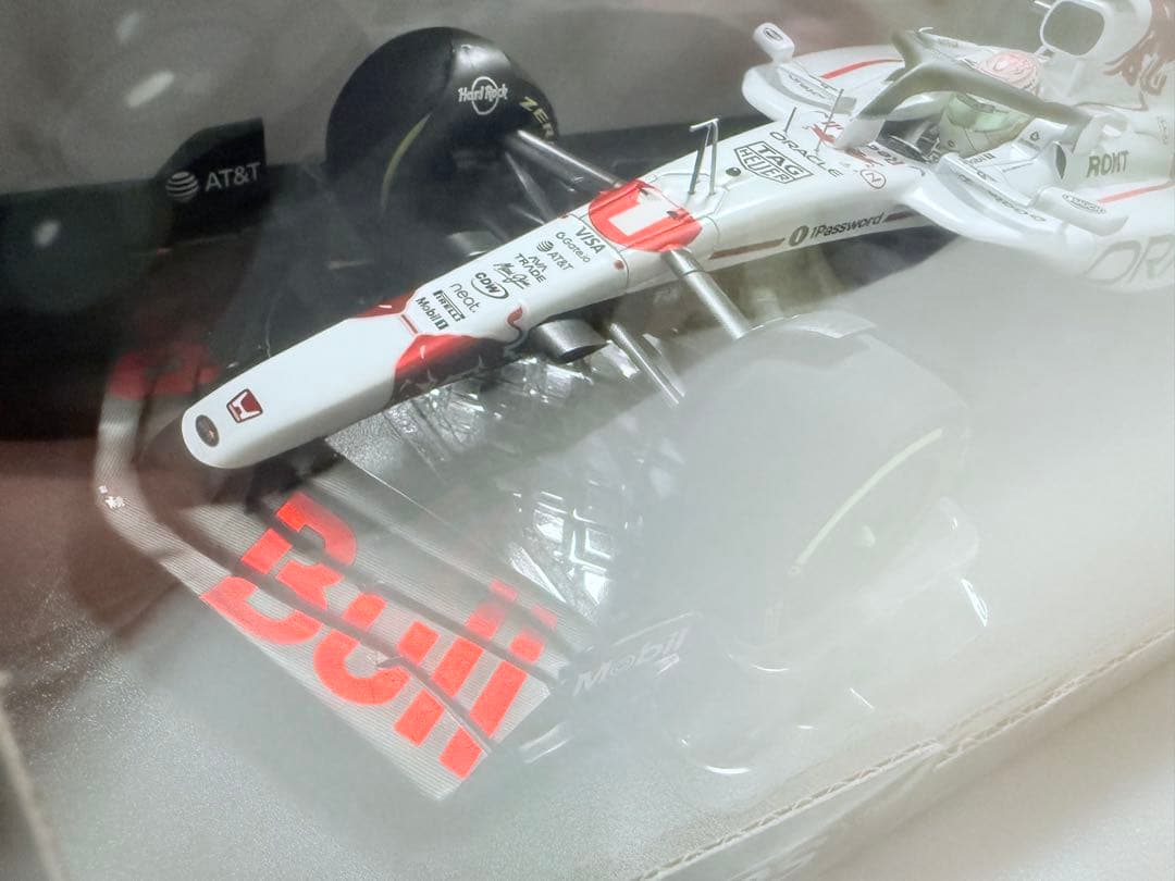 マックス・フェルスタッペン F1 2025日本GP 優勝 ミニチャンプス1/18