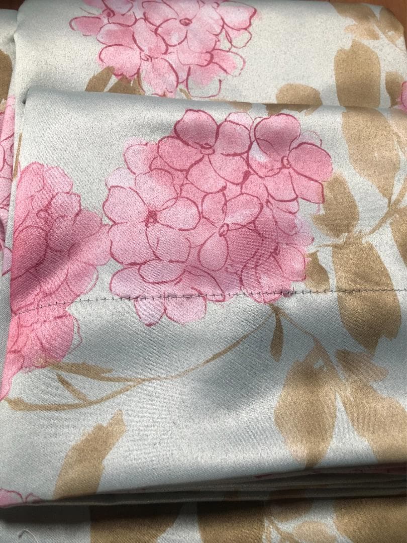 新品　2枚セット　200×200　遮光カーテン　水彩画タッチ　ライラック　花柄