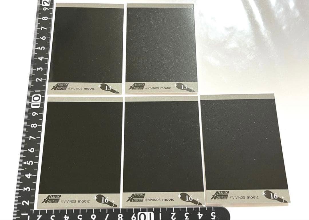 ALIEN STAGE ベビーフィギュア　缶バッジ　箔押しありぱしゃこれ　スア