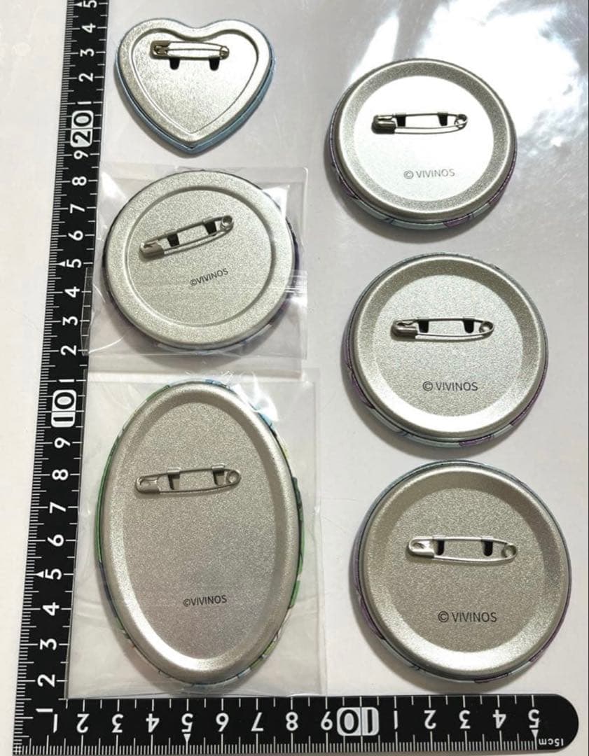 ALIEN STAGE ベビーフィギュア　缶バッジ　箔押しありぱしゃこれ　スア