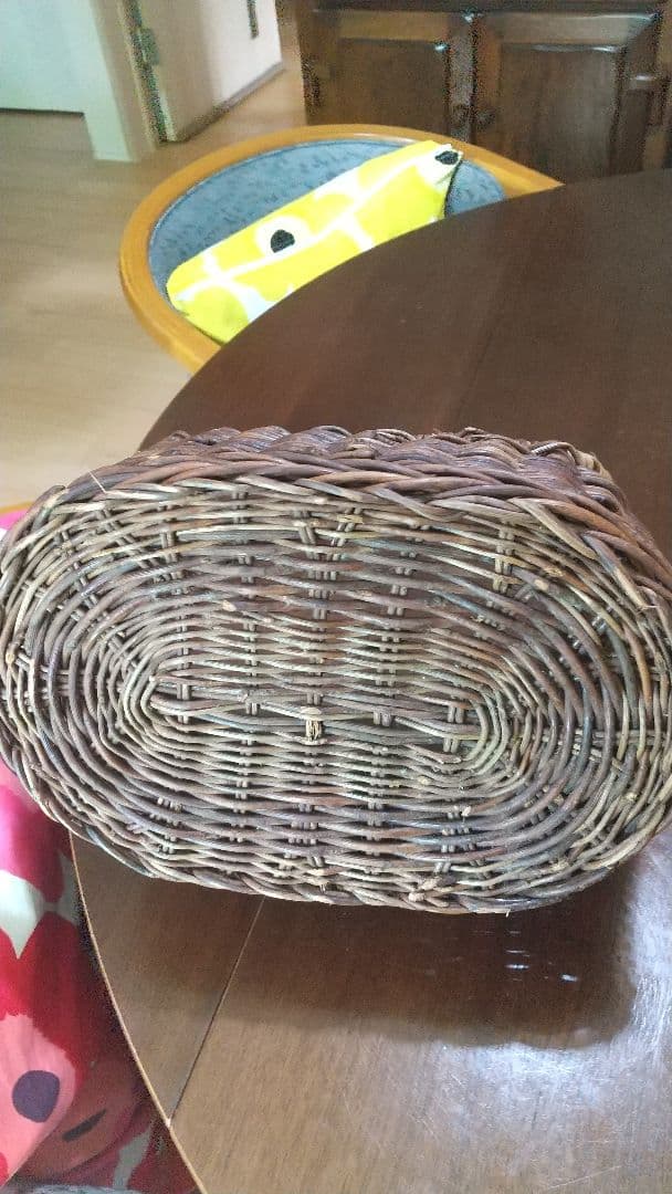 あけび 籠 色は ７枚目が近いです。