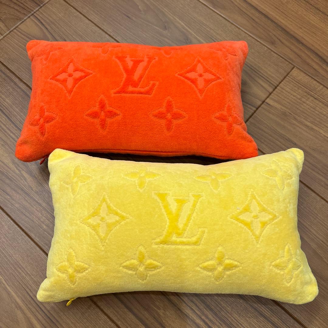 LOUIS VUITTON クッション LVバケーション 2個セット⭐︎